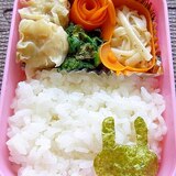 うどんの胡麻マヨサラダ＆ほうれん草の海苔和え弁当